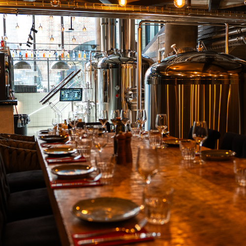 Browar-warszawski-restauracja-warszawa-sala-z-warzelniami-piwa